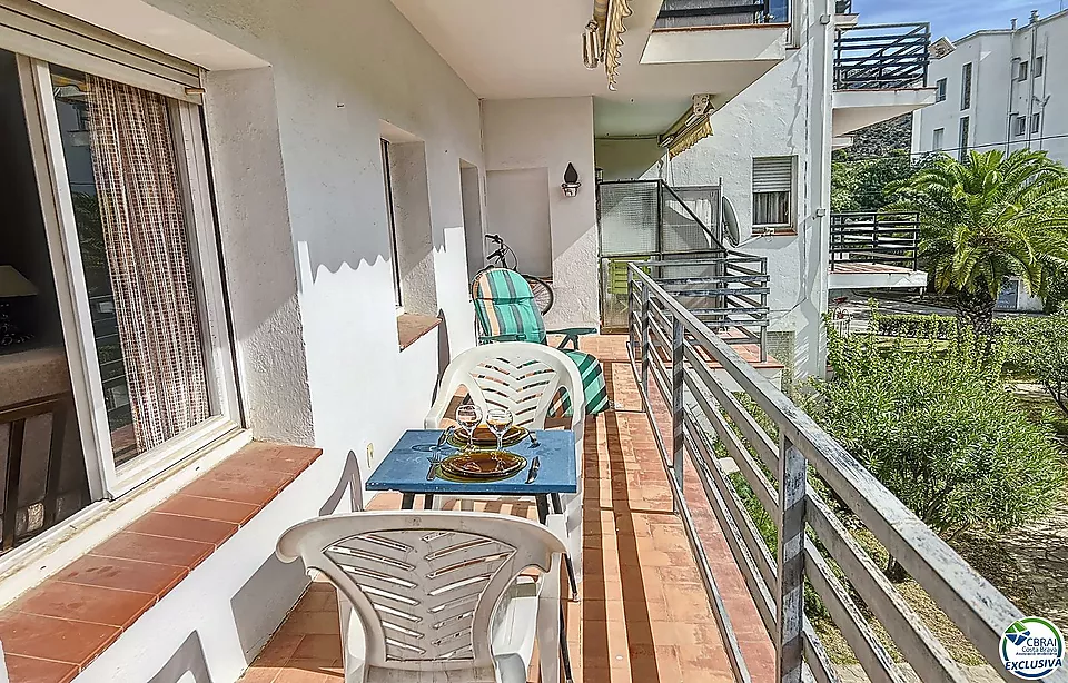 KOMFORTABLE WOHNUNG MIT BERGBLICK, TERRASSE UND PARKPLATZ