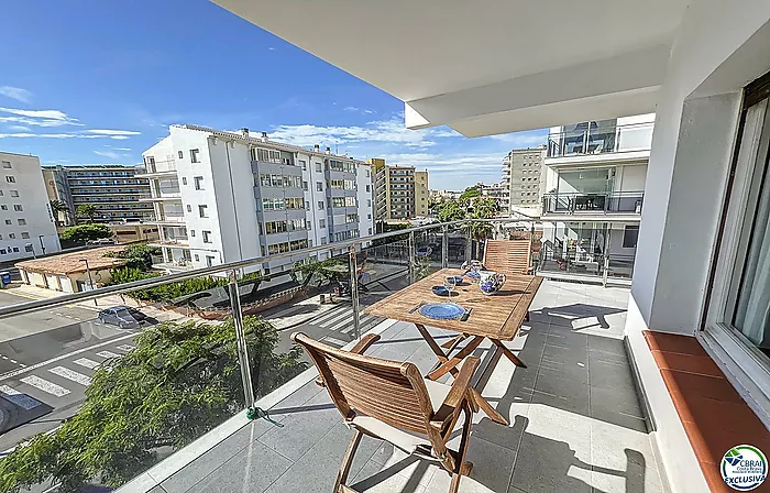 APARTAMENT VISTES AL MAR A 2 MINUTS DE LA PLATJA AMB PÀRQUING