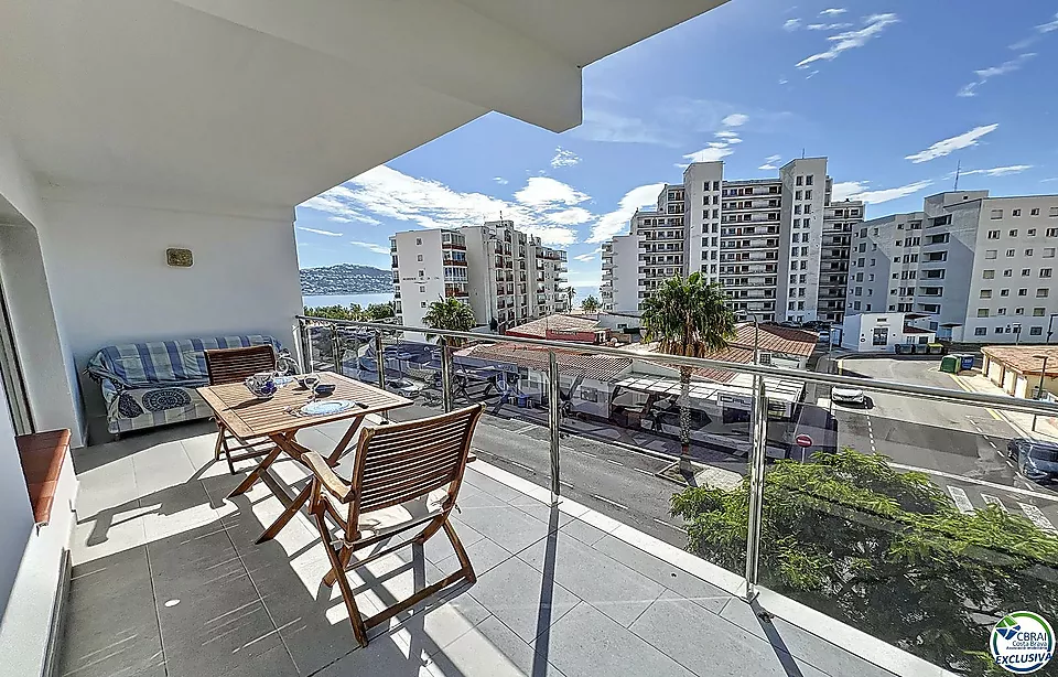 APARTAMENT VISTES AL MAR A 2 MINUTS DE LA PLATJA AMB PÀRQUING