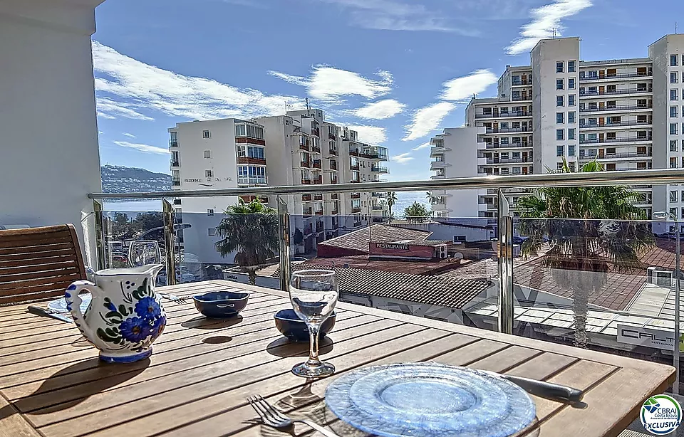 APARTAMENT VISTES AL MAR A 2 MINUTS DE LA PLATJA AMB PÀRQUING