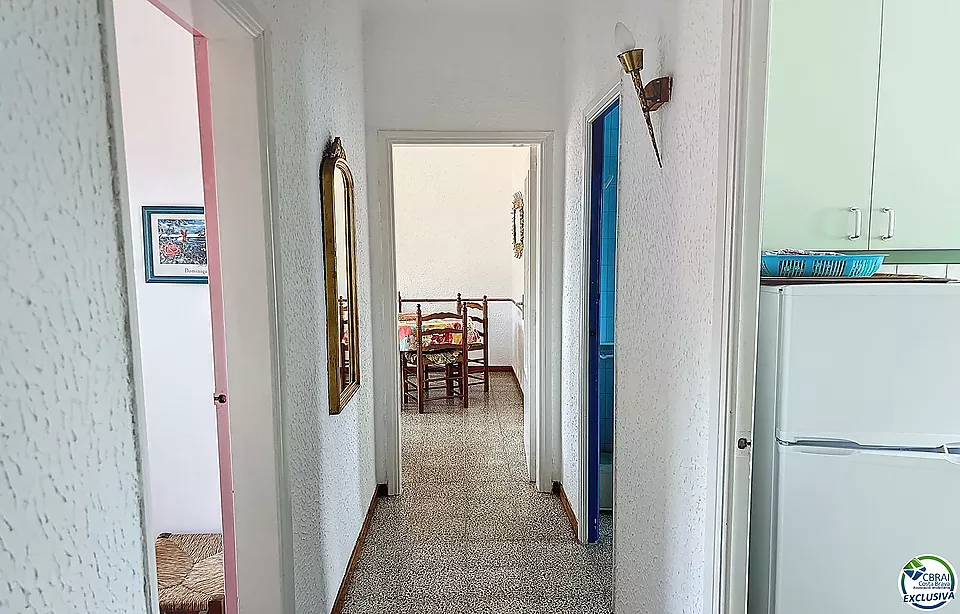 2 BEDROOM APARTMENT, SEA VIEW, POOL AND PARKING