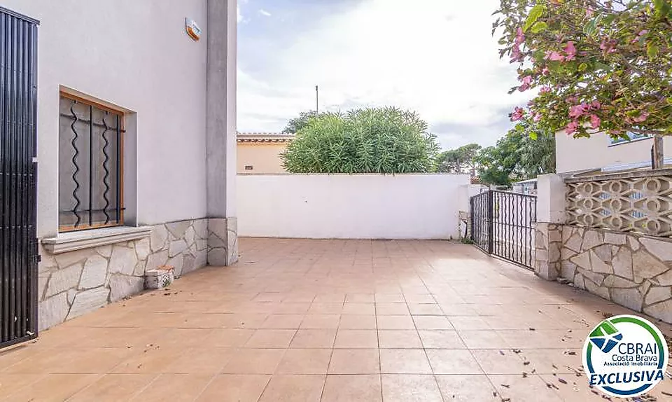 MONTGRÍ Maison de 4 chambres avec jardin à quelques mètres de la plage