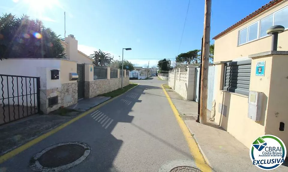 MONTGRÍ Maison de 4 chambres avec jardin à quelques mètres de la plage