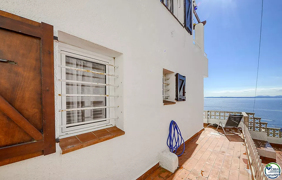 Impresionante Casa Reformada con Vistas al Mar en Canyelles Petites