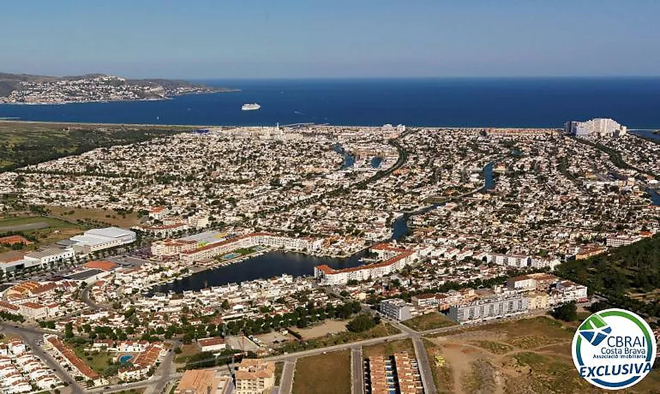 PUIGMAL  Casa a construir al vostre gust en terreny de 91 m2