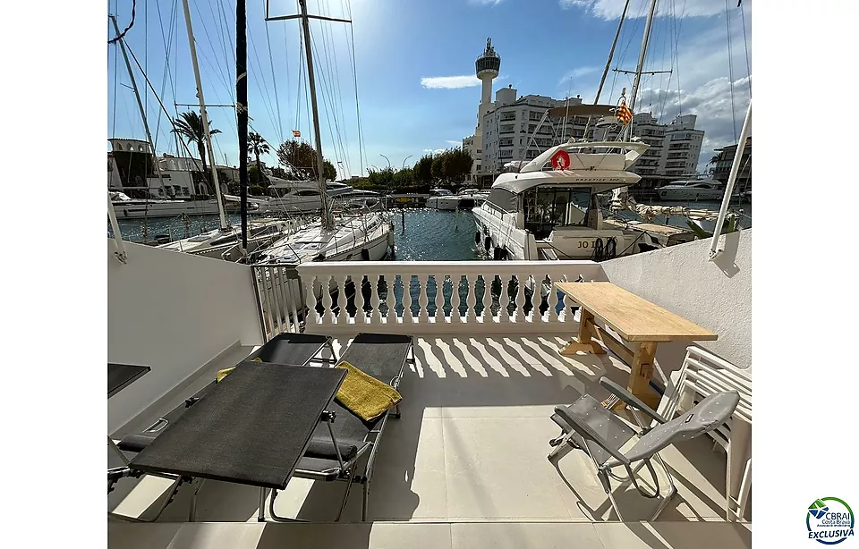 Grand et moderne studio au canal avec de jolies vues sur Empuriabrava, sud-ouest, terrasse