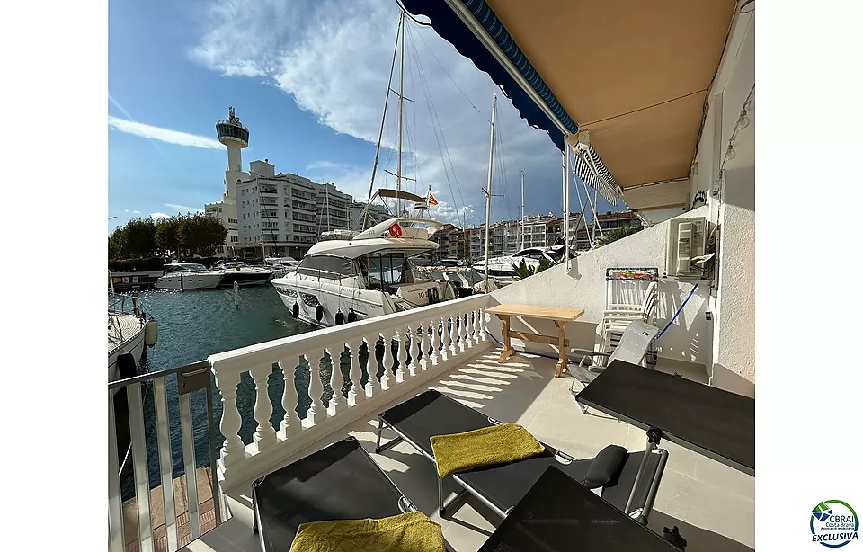 Grand et moderne studio au canal avec de jolies vues sur Empuriabrava, sud-ouest, terrasse