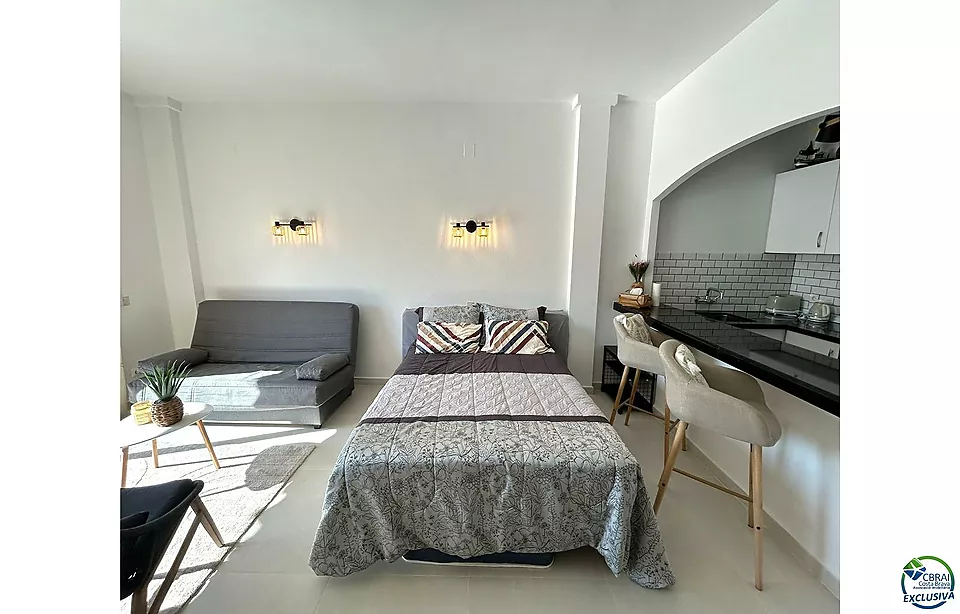 Grand et moderne studio au canal avec de jolies vues sur Empuriabrava, sud-ouest, terrasse