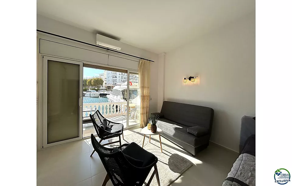 Grand et moderne studio au canal avec de jolies vues sur Empuriabrava, sud-ouest, terrasse