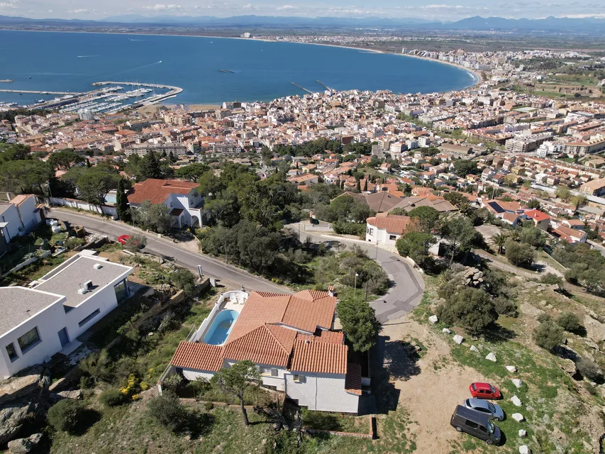 Maison à vendre entre ciel et terre, entre mer et montagne-Els Grecs, Roses.