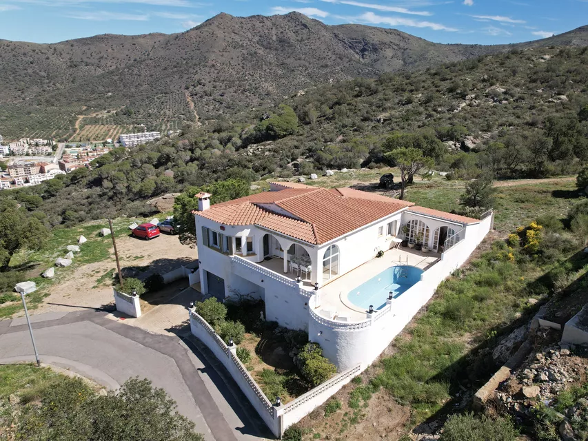 Maison à vendre entre ciel et terre, entre mer et montagne-Els Grecs, Roses.