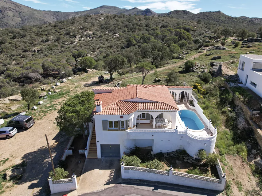 Maison à vendre entre ciel et terre, entre mer et montagne-Els Grecs, Roses.