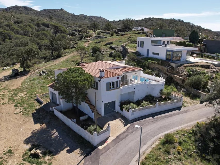 Maison à vendre entre ciel et terre, entre mer et montagne-Els Grecs, Roses.