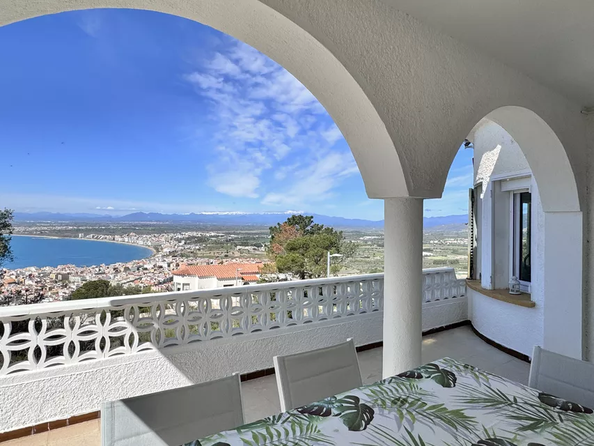 Maison à vendre entre ciel et terre, entre mer et montagne-Els Grecs, Roses.