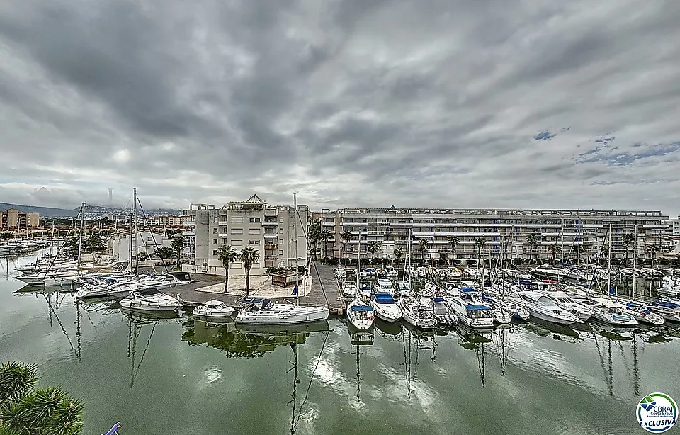 Ático de un dormitorio con vistas al canal