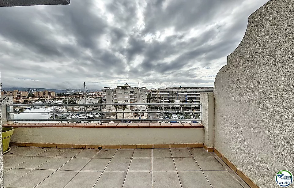 Ático de un dormitorio con vistas al canal