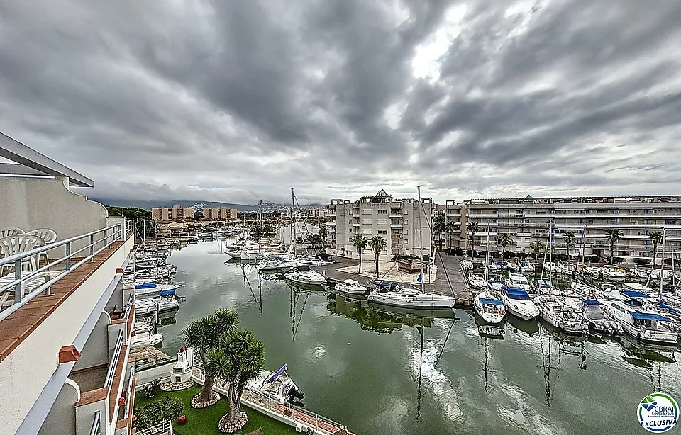 Ático de un dormitorio con vistas al canal