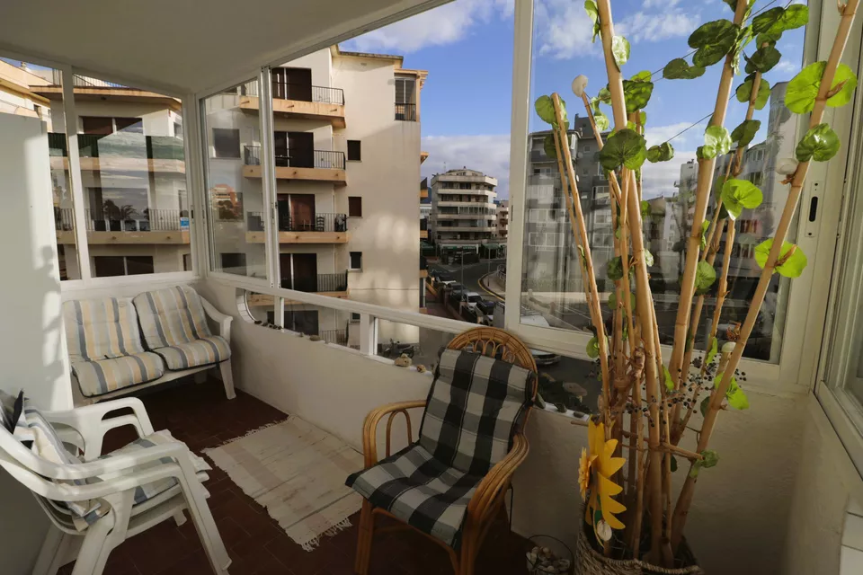 Nice apartment with sea views, 2 bedrooms, 2 terraces and 100 meters from the beach.