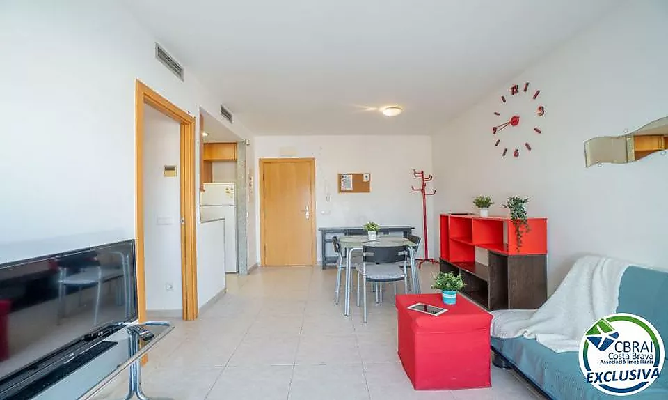 PUIG ROM EMPURIABRAVA Apartament amb pàrquing i solàrium privats i piscina comunitària