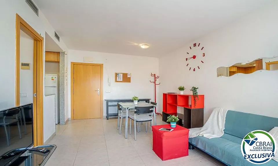 PUIG ROM EMPURIABRAVA Apartament amb pàrquing i solàrium privats i piscina comunitària