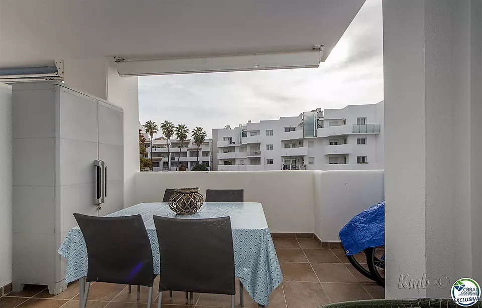 Apartament de 2 habitacions amb vistes a la piscina