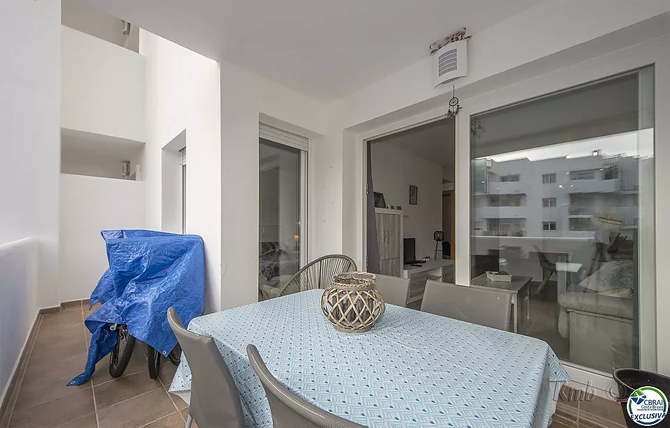 Apartament de 2 habitacions amb vistes a la piscina