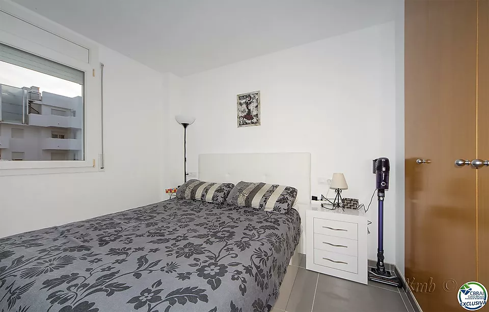 Apartament de 2 habitacions amb vistes a la piscina