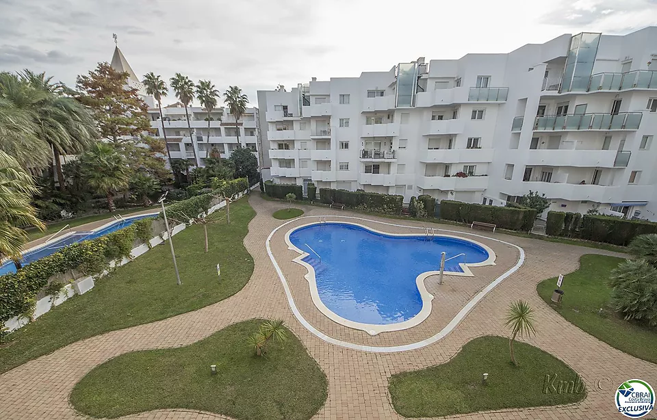 Apartament de 2 habitacions amb vistes a la piscina