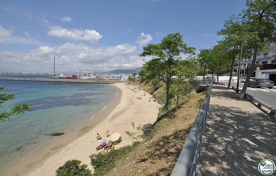 Wohnung mit Meerblick, Parkplatz und Touristenlizenz!