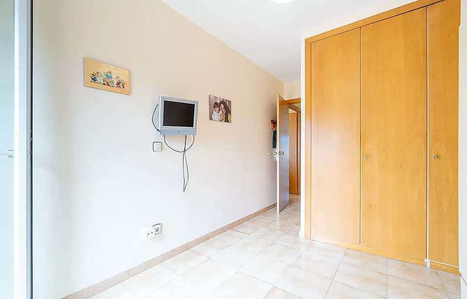 Apartament amb dos dormitoris i aparcament interior