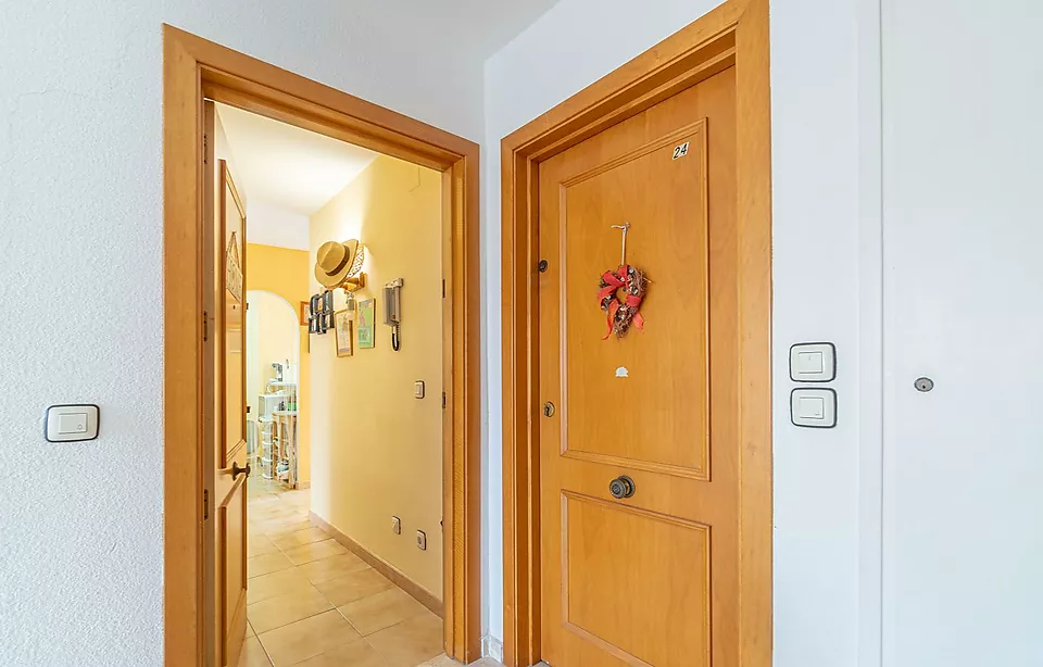 Apartament amb dos dormitoris i aparcament interior