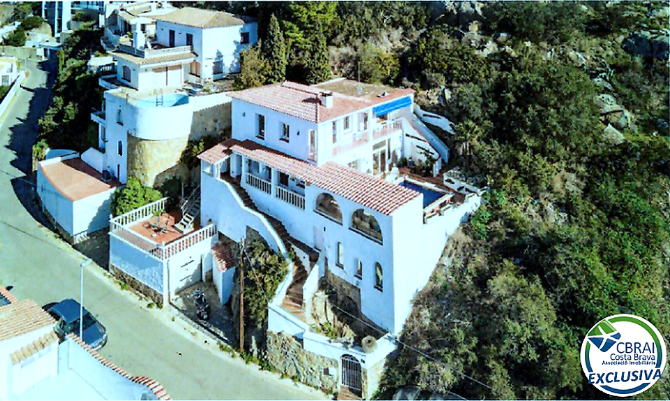 Superbe Maison avec vue  panoramique sur baie de Roses+ Licence touristique